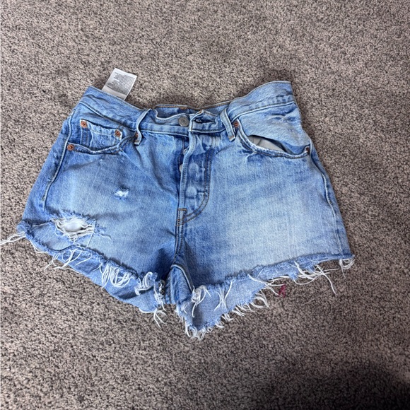 Levi’s 501 Cut-Off Denim Shorts - Picture 5 of 9